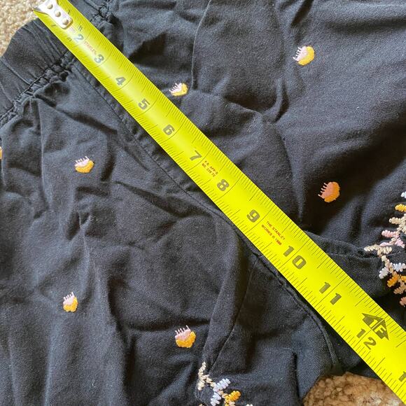 Madewell Black Embroidered Women Shorts small - Picture 4 of 5